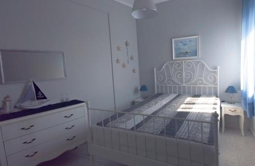 Paralia Ofryniou Apartment | Lucky's studio