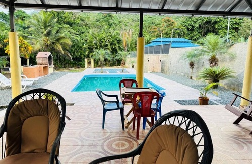 Piedra Blanca House | lugar lleno de paz con 4 habitaciones, piscina y rio dentro de la propiedad