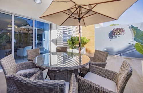 Viejo Arroyo Hondo Apartment | Lujoso apt con piscina
