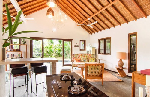 Kerobokan Villa | Lush 1 BR Private Pool Villa inSeminyak