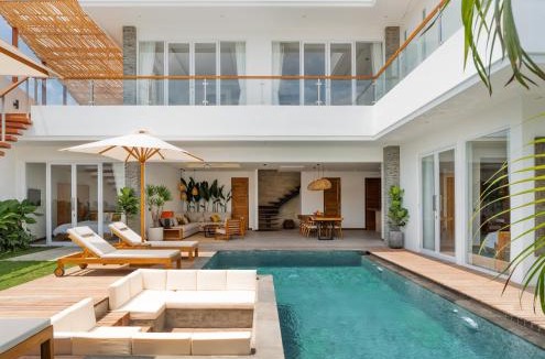Berawa Villa | Lux 500sqm 5BR Villa, 400m to FINNS & Canggu Beach