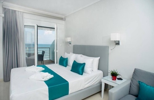 Perea Apartment | Lux VIP Apartments Studio with Back View