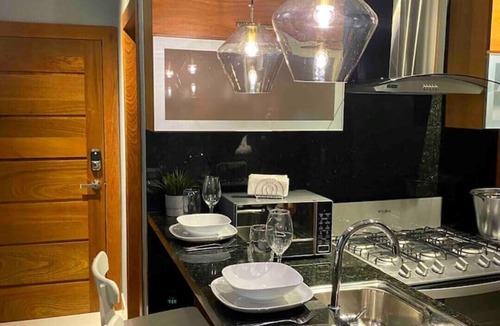 La Julia Apartment | Luxe | Floor 13th |CityView|Pool|Gym|Downtown|WiFi
