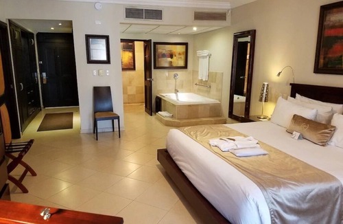 Puerto Plata Hotel | Luxurious 1 Bedroom Presidential Suite