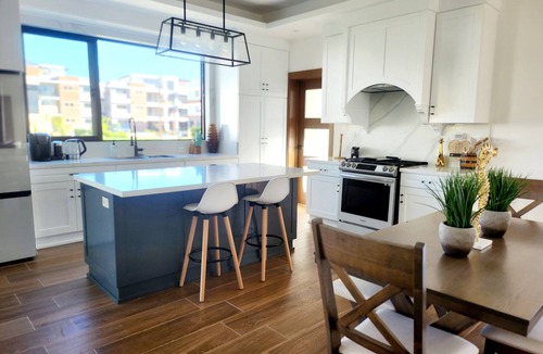 Montellano Villa | Luxurious 4-bedroom Villa with pool, BBQ, Billiards, yoga room/massage table