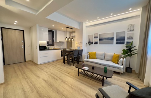 Kallithea Apartment | Luxurious Home | Shared Rooftop Pool and Gym by TT