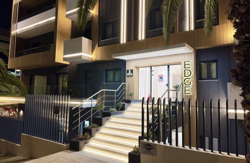 Kallithea Apartment | Luxurious Home | Shared Rooftop Pool and Gym by TT