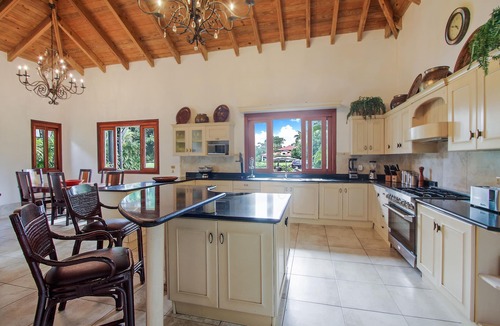Los Mangos Villa | Luxurious Tropical Villa close to the beach - Great cook fully staffed