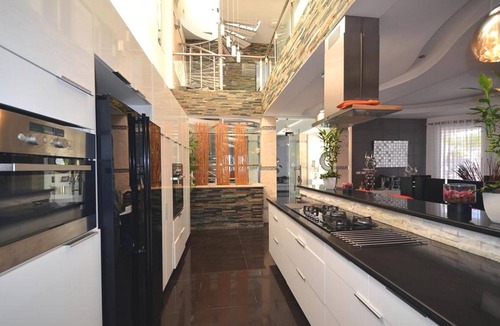 Villas Ana Maria Villa | Luxury 21BD Party Complex, guest-friendly, steps from Clubs/Beaches!