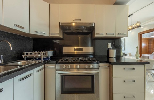 Bella Vista Apartment | Luxury 2BR in Bella Vista | Pool & Comfort for 8