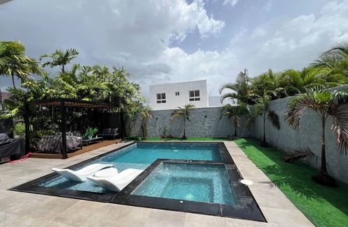Juan Dolio Villa | Luxury 3-bed -Jacuzzi villa with WiFi and AC in Juan Dolio
