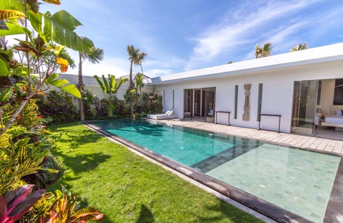 Laksmana Villa | Luxury 3-Bedroom Villa Near Seminyak Attractions, Bali Villa 1157