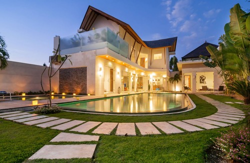 Laksmana Villa | Luxury 4 bedroom Pool Villa in Seminyak