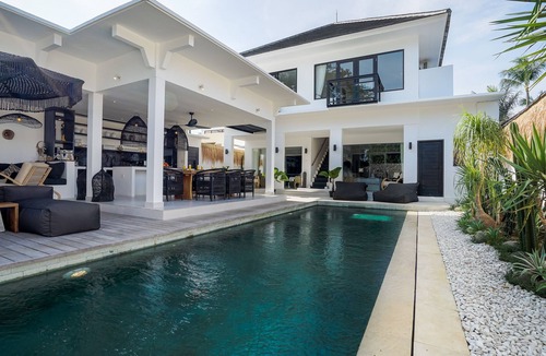 Cemagi Villa | Luxury 4BR Private Villa within walking distance to the Beach