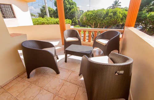 Punal House | Luxury 5 Bedroom House 10 Mins From Airport