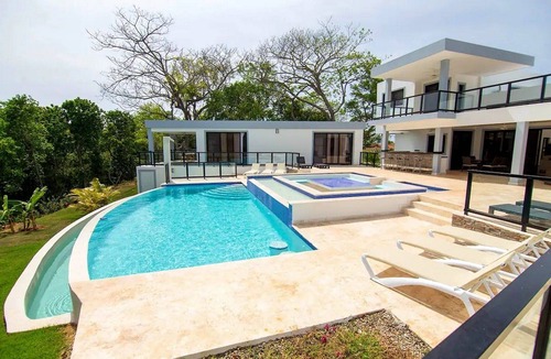 La Mulata Villa | Luxury 5BD/5.5BTH villa in Sosua, perfect for bachelor parties!