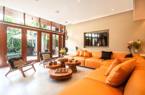 Berawa Villa | Luxury 6BR Villa, 400m to Canggu's Finns Beach