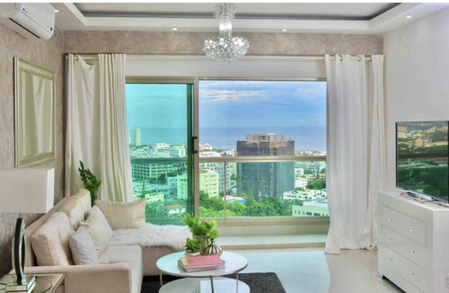 La Julia Apartment | LUXURY APART WITH SEA VIEW, SPA, cine, pool ,
