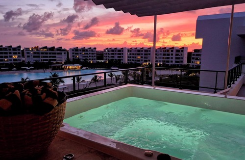 Punta Cana Apartment | Luxury Beach Penthouse Jacuzzi & Lagoon View