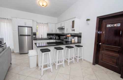 La Mulata House | Luxury Caribbean 5BR Villa – Private Pool, BBQ & Ocean Breezes
