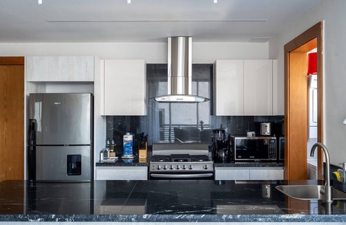 Evaristo Morales Condo | Luxury-CityCenter-1br-View-Pool-Downtown-Yellowkey