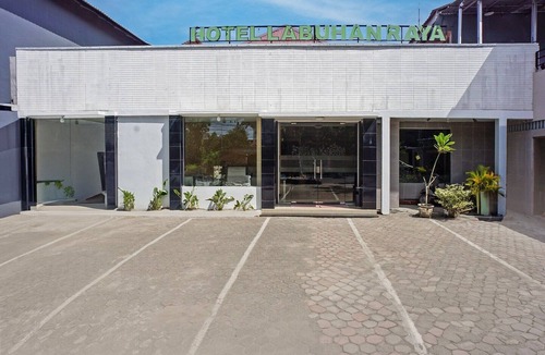 Medan House | Luxury Deluxe DBL Retreat W/Free WiFi and Parking