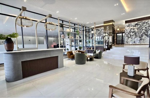 Evaristo Morales Apartment | Luxury Designer Suite, Infinity Pool,City Views