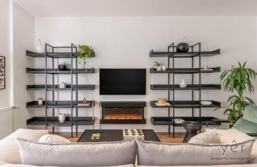 Piraeus Apartment | Luxury Flat w/2Bath - Private Parking @Pasalimani