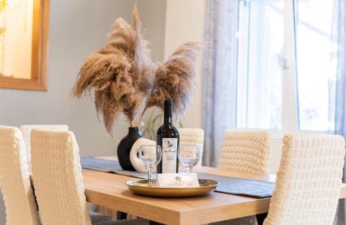 Salakos House | Luxury Getaway with Jacuzzi - Platanos House Salakos