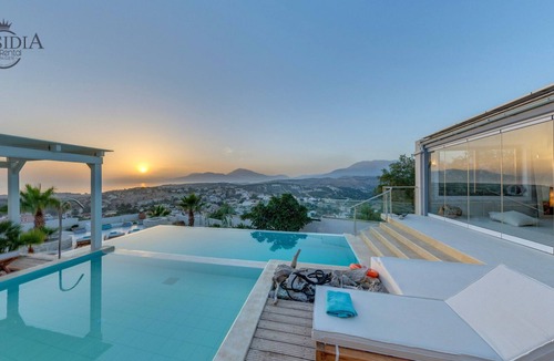 Pitsidia Villa | Luxury-Villa-Sea View-Infinity-Pool-Jacuzzi-8people-Matala-Phaistos-Komos-Beach