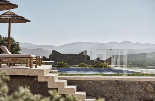Agios Prokopios Villa | Luxury Naxos Villas Elegant Villa Air Conditioning Private Pool