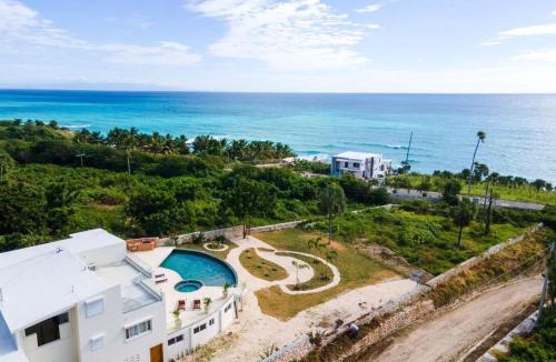 La Cienaga Villa | Luxury Oceanfront Villa with Heated Pool, Jacuzzi, AC, BBQ, Starlink Wi-Fi, Chef's Kitchen, Staff Included, Mountain Views, Near El Quemaito, San Rafael, and Los Patos Beach