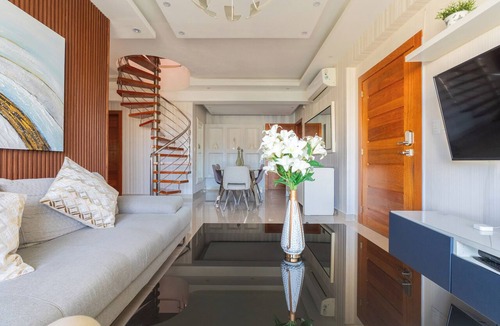 Bella Vista Apartment | Luxury penthouse with private terrace and XL Jacuzzi