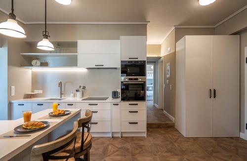 Petralona Apartment | Luxury Petralona Penthouse | Sleeps 7 | Near Metro