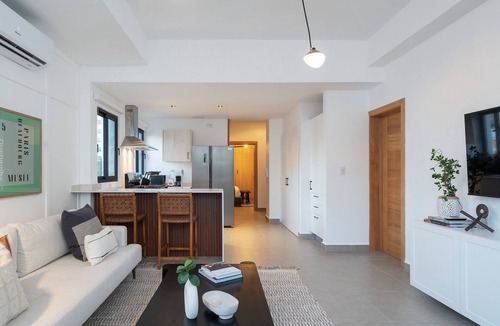Lope De Vega Condo | Luxury-Pool-Gym-View-Piantini-CityCenter-YellowKey