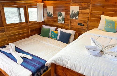 Labuan Bajo Boat Rental | Luxury Private Phinisi Sailing in Komodo island