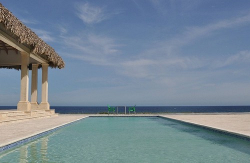 Sosua Apartment | Luxury resort on sandy beach, with pool/gym/tennis/basket/waterpark/restaurant!