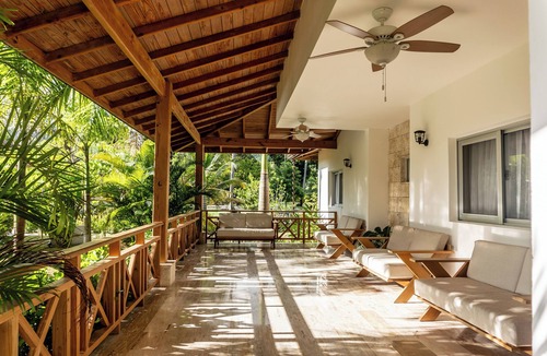 Sanchez Apartment | Luxury Room in Villa with Bar and Restaurant