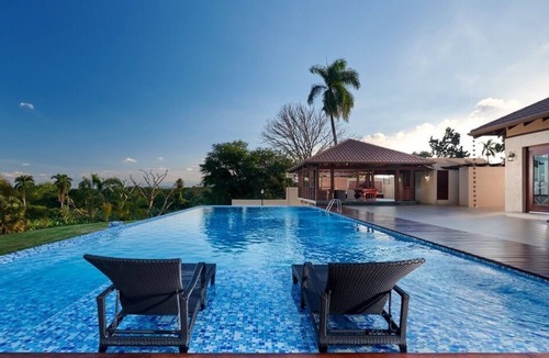 Licey al Medio Villa | Luxury Santiago Villa: "The Zen House"