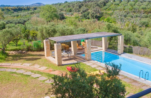 Kato Galatas Villa | Luxury self Catering Artistic Villa close to the Beach
