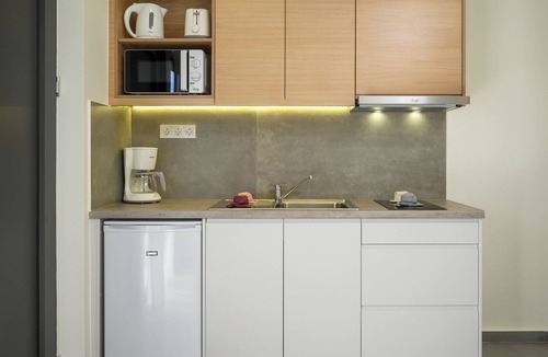 Platanias Town Apartment | Luxury Suites | Modern Athina Suites In Platanias with Pool