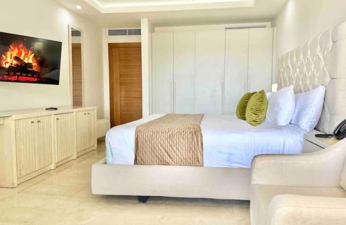Samana Apartment | Luxury Upscale Condo, Finely Decorated, Breathtaking Bay Views, Tranquil Retreat