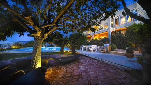 Dhafnes Villa | Luxury Villa Allure