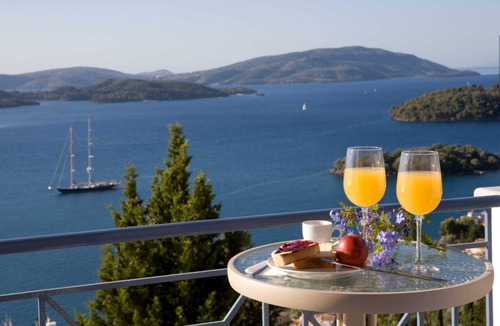 Perigiali Villa | Luxury Villa De La Luna, with a private infinity pool and amazing views