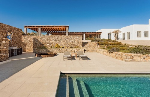 Paraga House | LUXURY VILLA ECHOES MYKONOS ISLAND LIFESTYLE, 3 different capability options