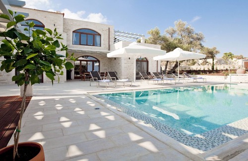 Prines Villa | Luxury Villa Elpida, heatable pool, beautiful garden