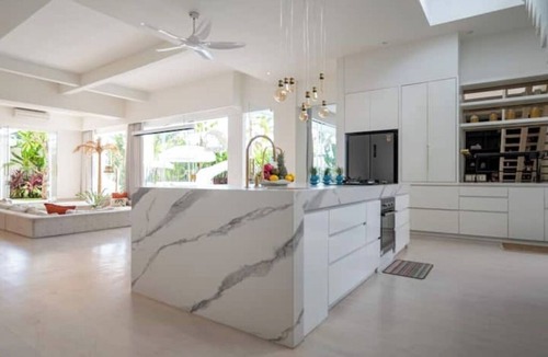 Babakan Villa | Luxury Villa Luja by GORO in Canggu - 5 Bedroom Jacuzzi, Gym, Golf