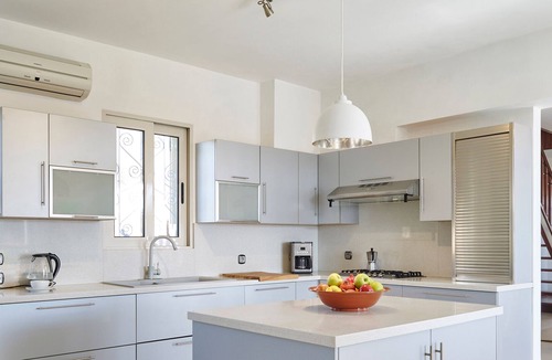 Lardos House | Luxury Villa Nikos with heated pool & sea view for friends & families