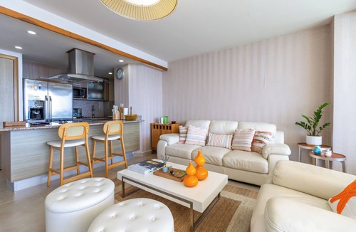Villas Del Mar Apartment | LuxuryCondo| Beachfront| AmazingView | FastWifi
