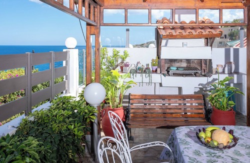 Agia Pelagia House | Mades Gogos house in Lygaria 3 min walk from the beach